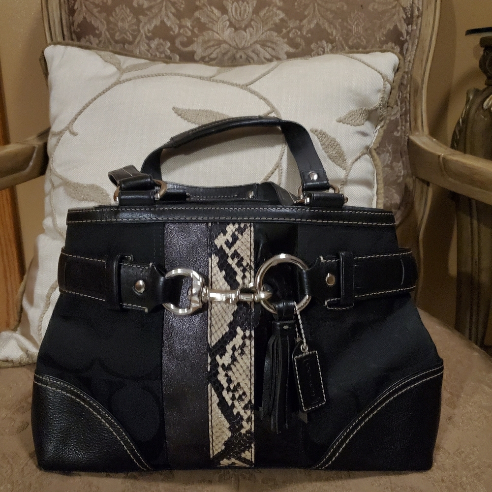 Coach Hampton  E060-10262